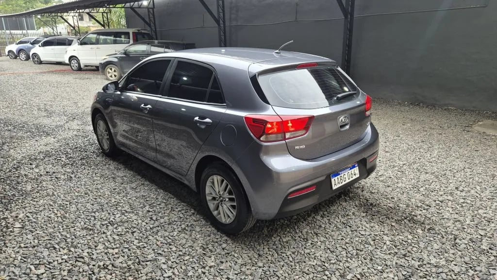 Kia Rio — foto 7