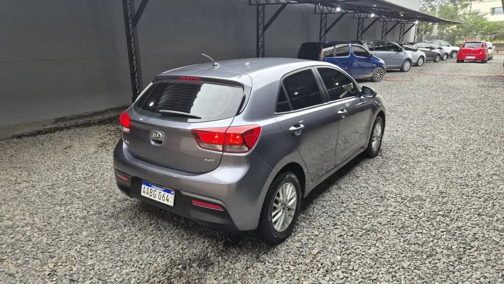 Kia Rio — foto 8