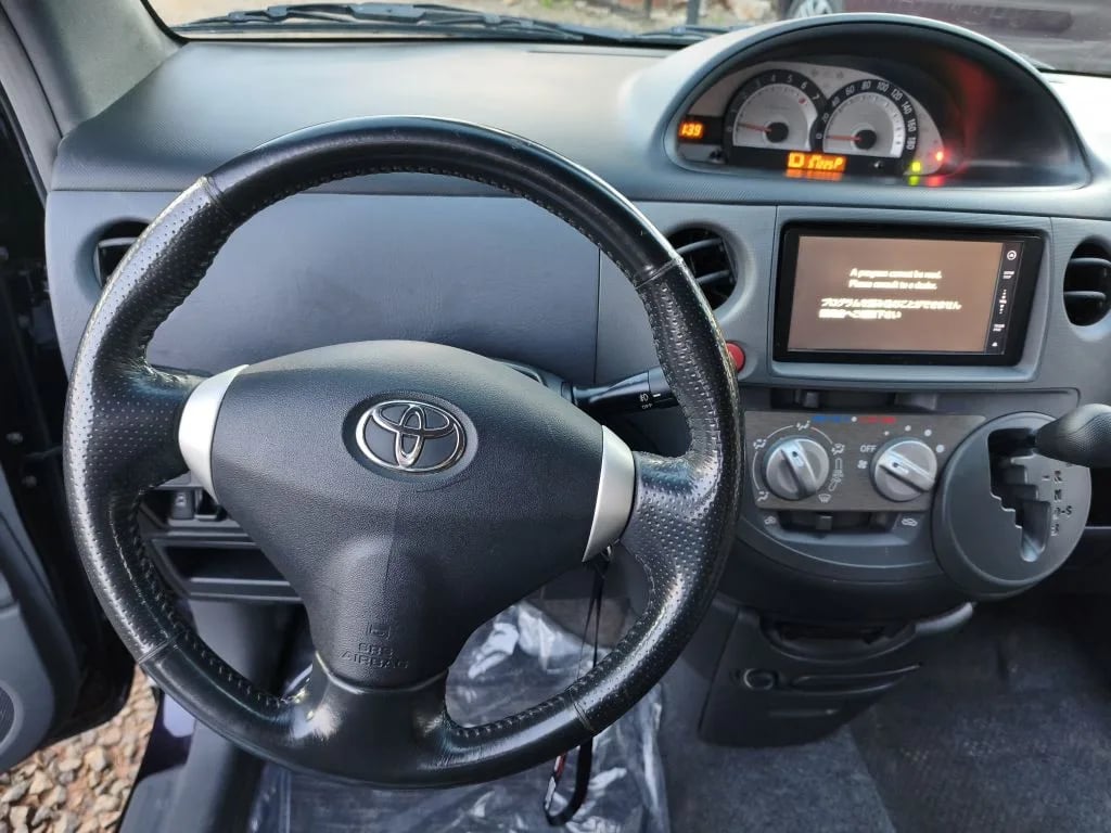 Toyota Sienta — foto 9