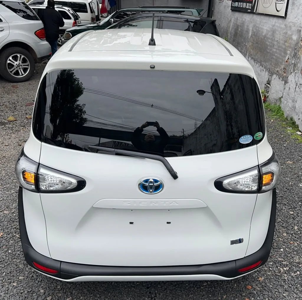 Toyota Sienta — foto 6