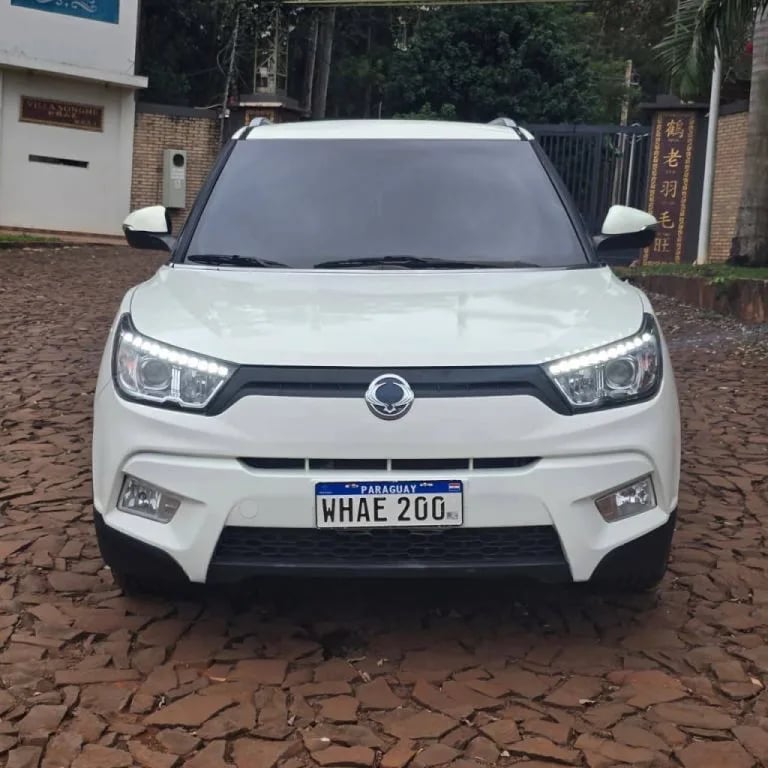 SsangYong Tivoli — foto 2