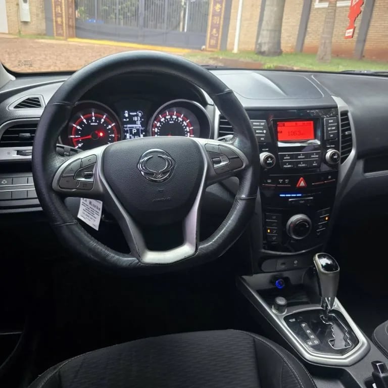 SsangYong Tivoli — foto 3