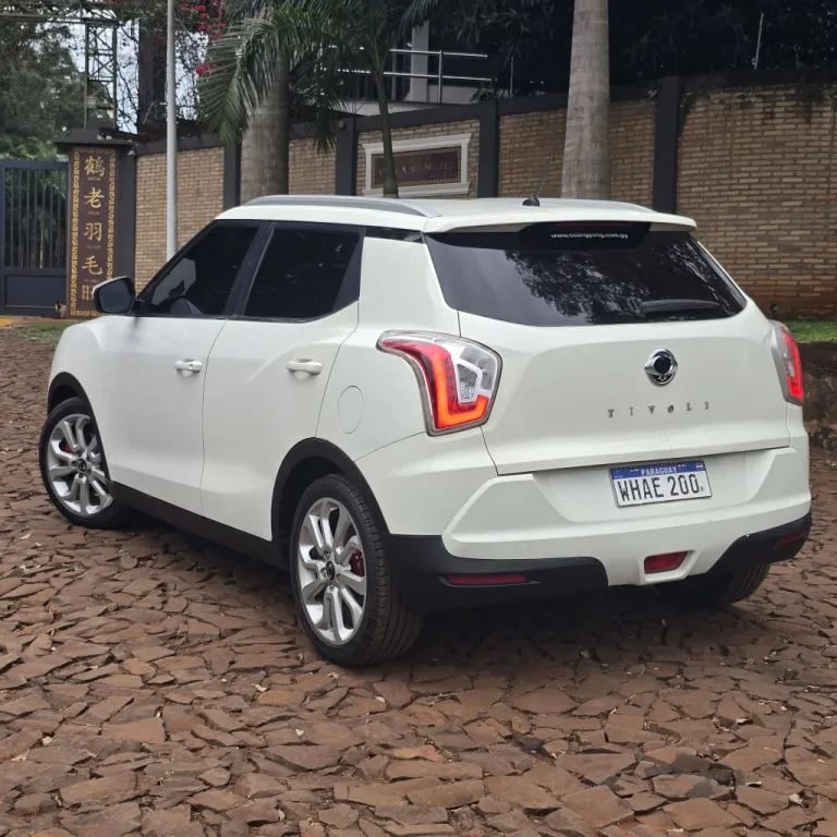 SsangYong Tivoli — foto 4