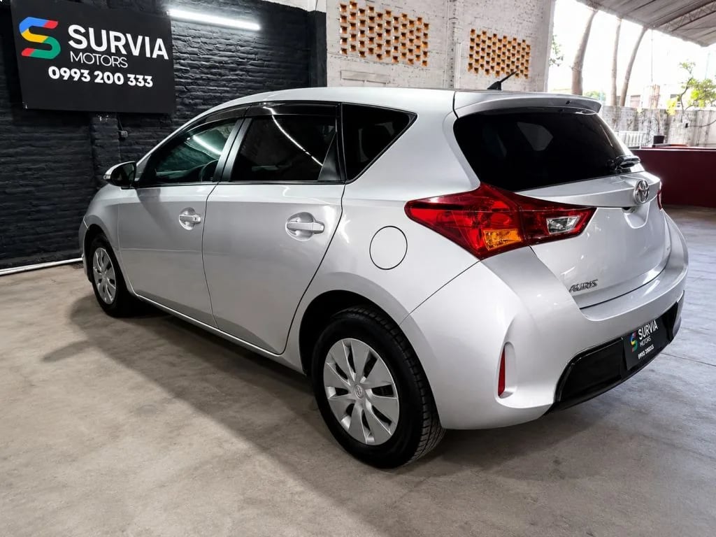 Toyota Auris — foto 4