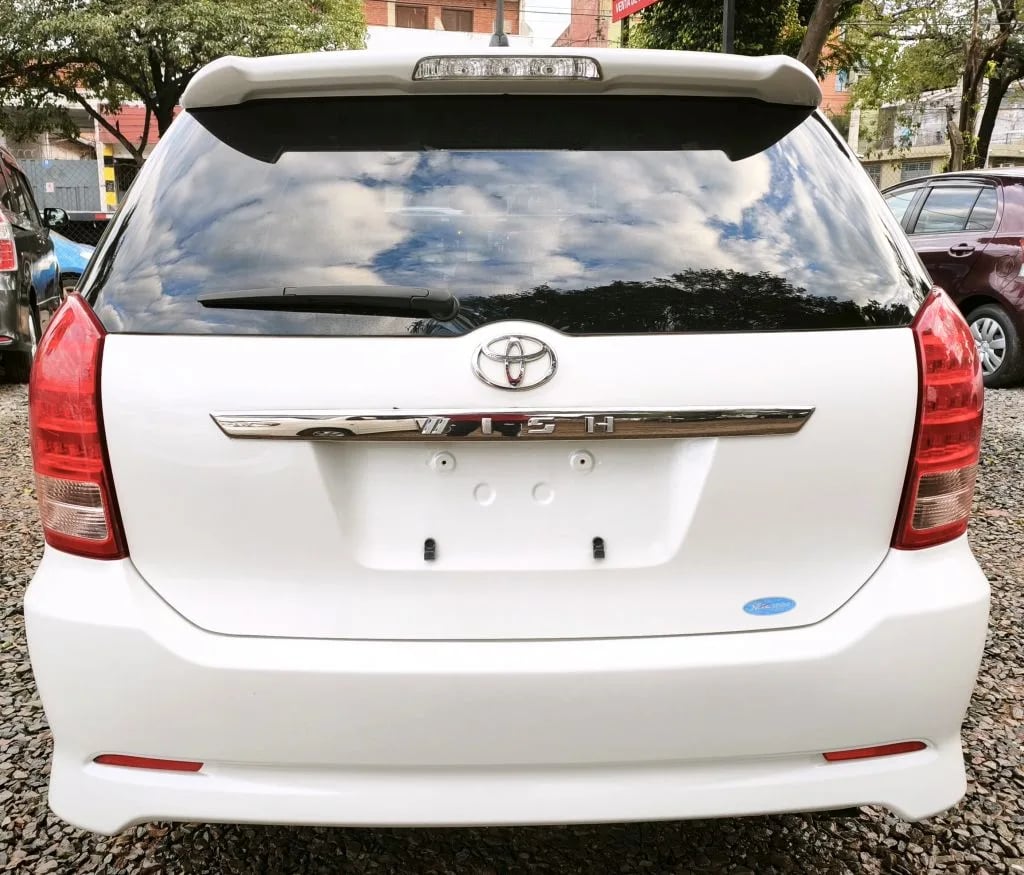 Toyota Wish — foto 3