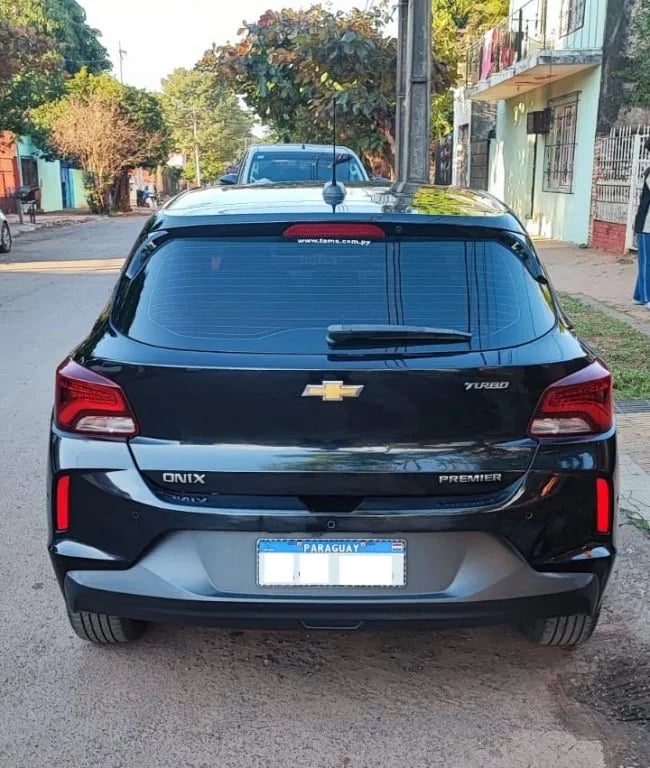 Chevrolet Onix — foto 8