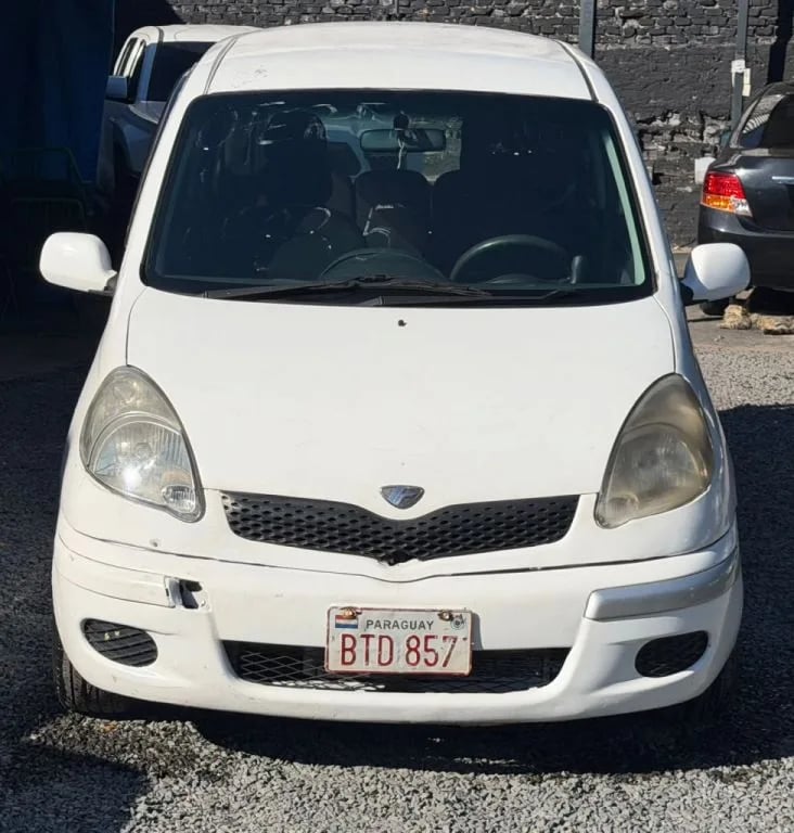 Toyota Funcargo — foto 2