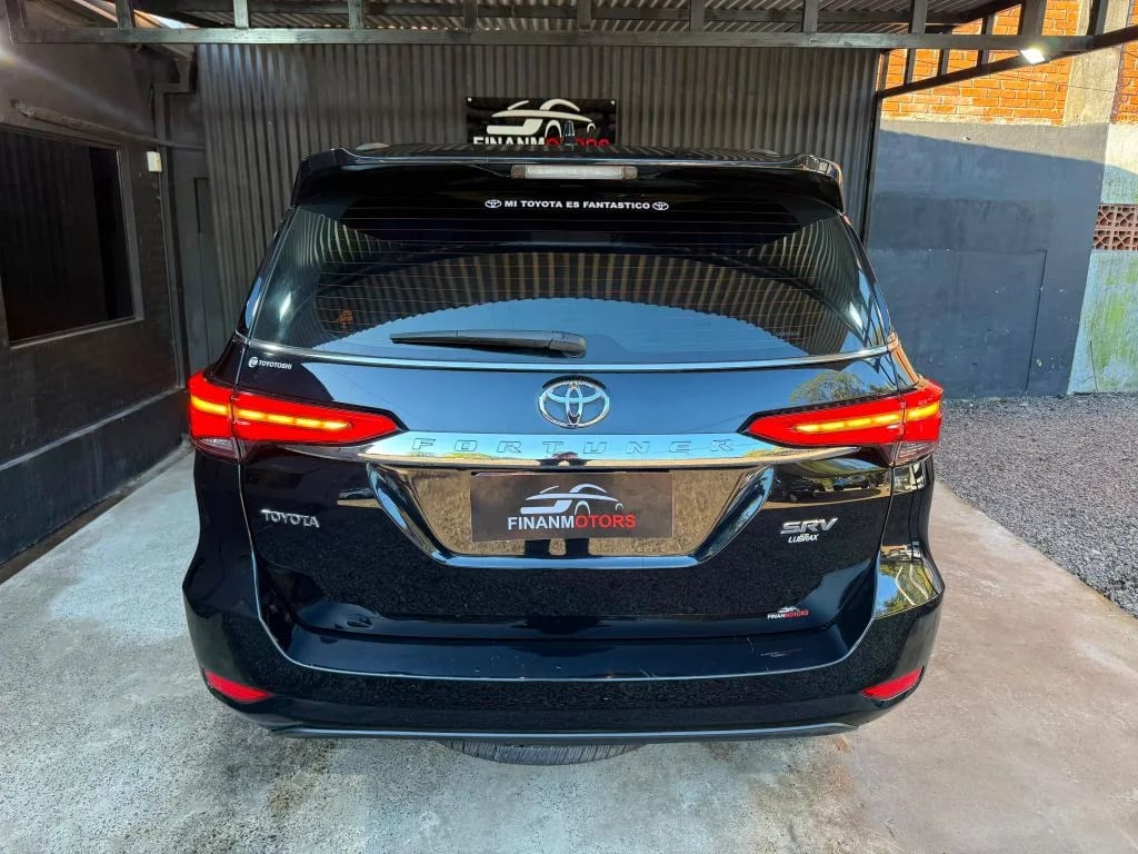 Toyota Fortuner — foto 5