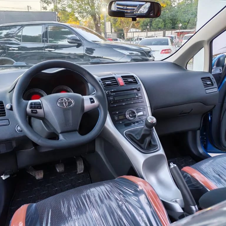 Toyota Auris — foto 4