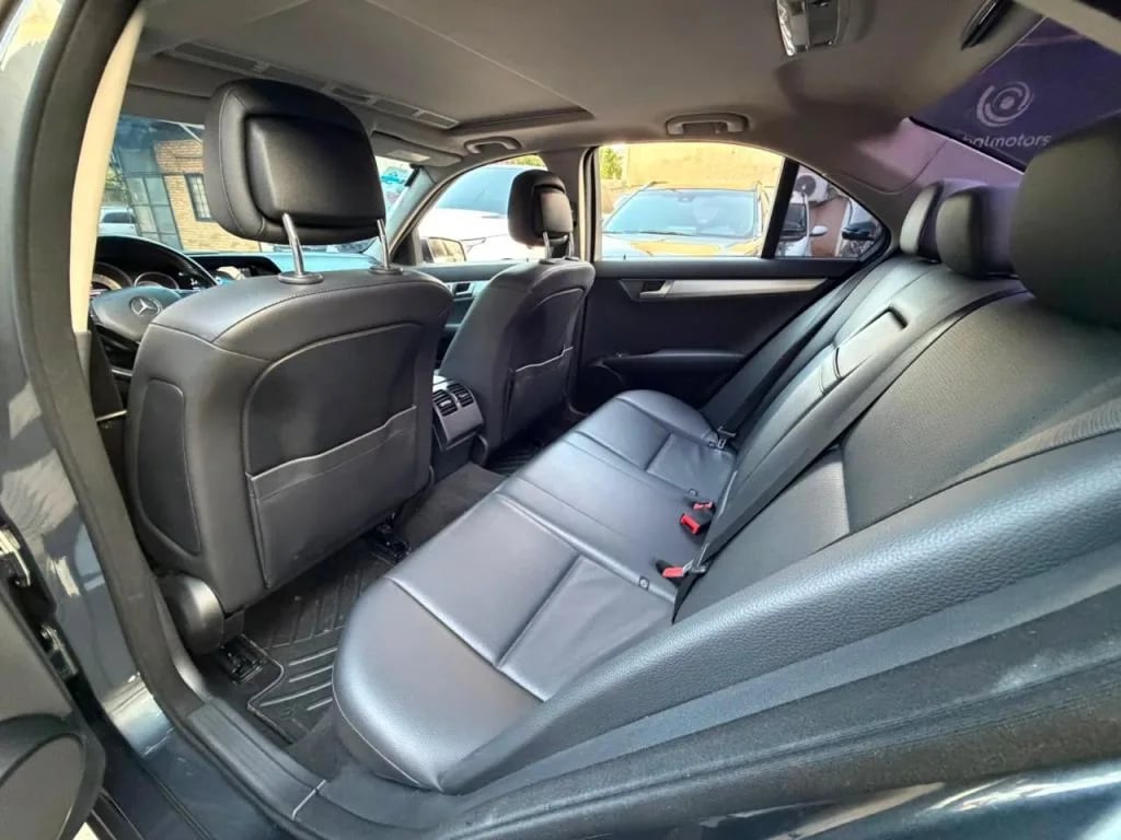 Mercedes-Benz C 220 — foto 8