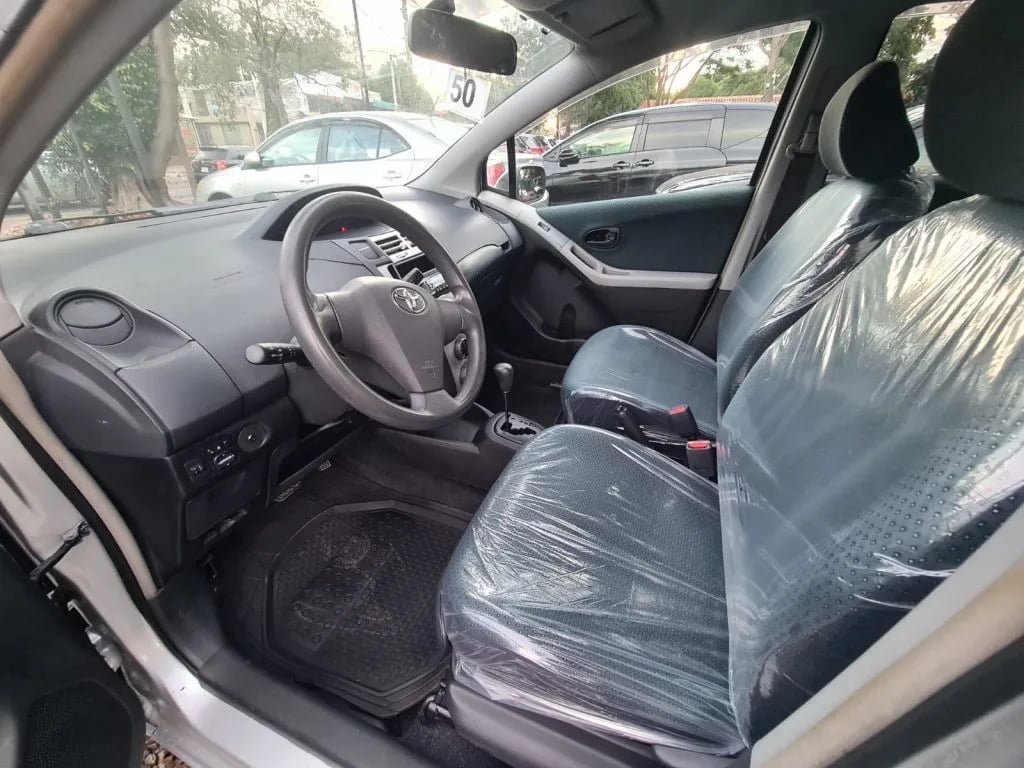 Toyota Vitz — foto 5