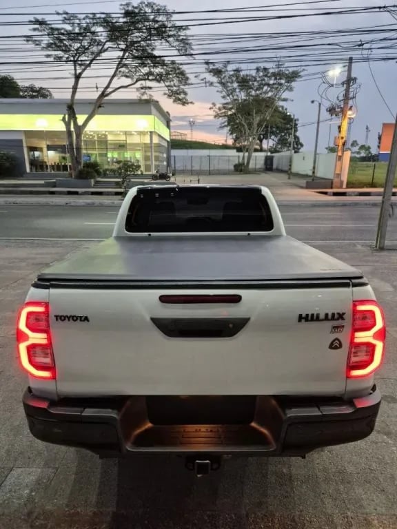 Toyota Hilux — foto 9