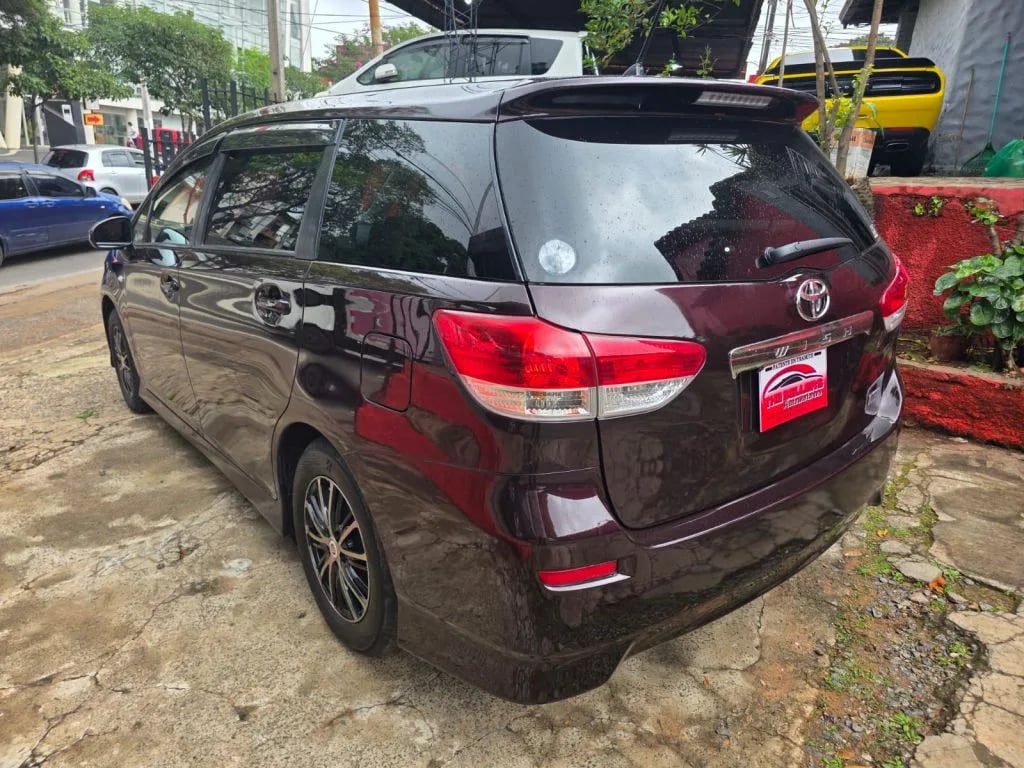 Toyota Wish — foto 5
