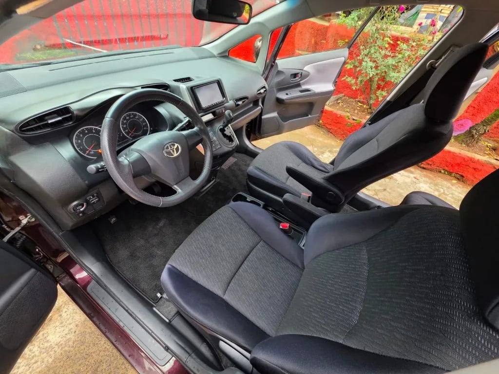 Toyota Wish — foto 8