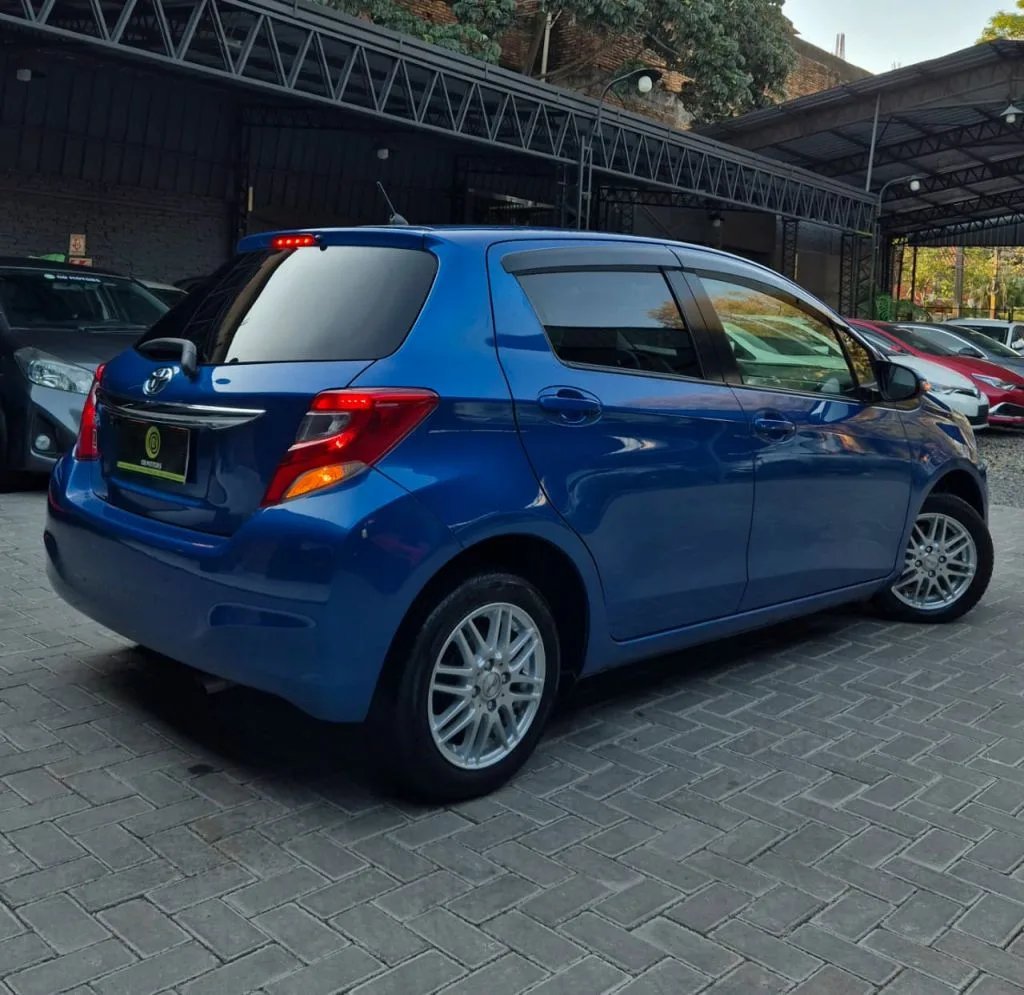 Toyota Vitz — foto 4