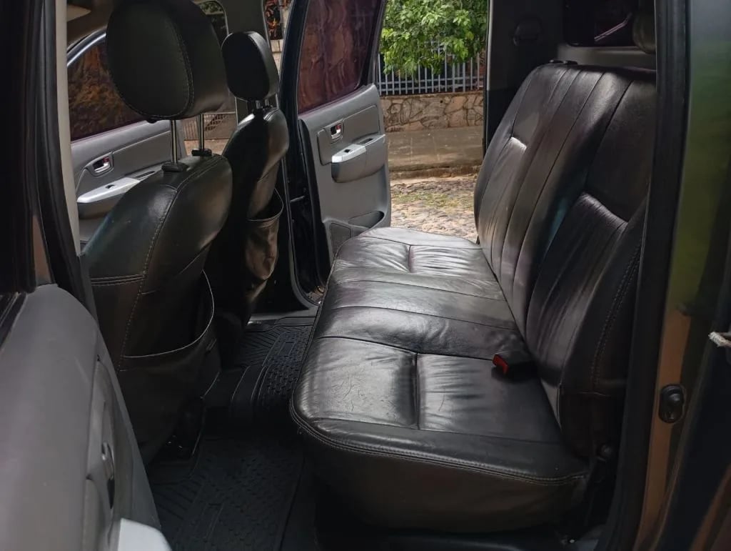 Toyota Hilux — foto 6