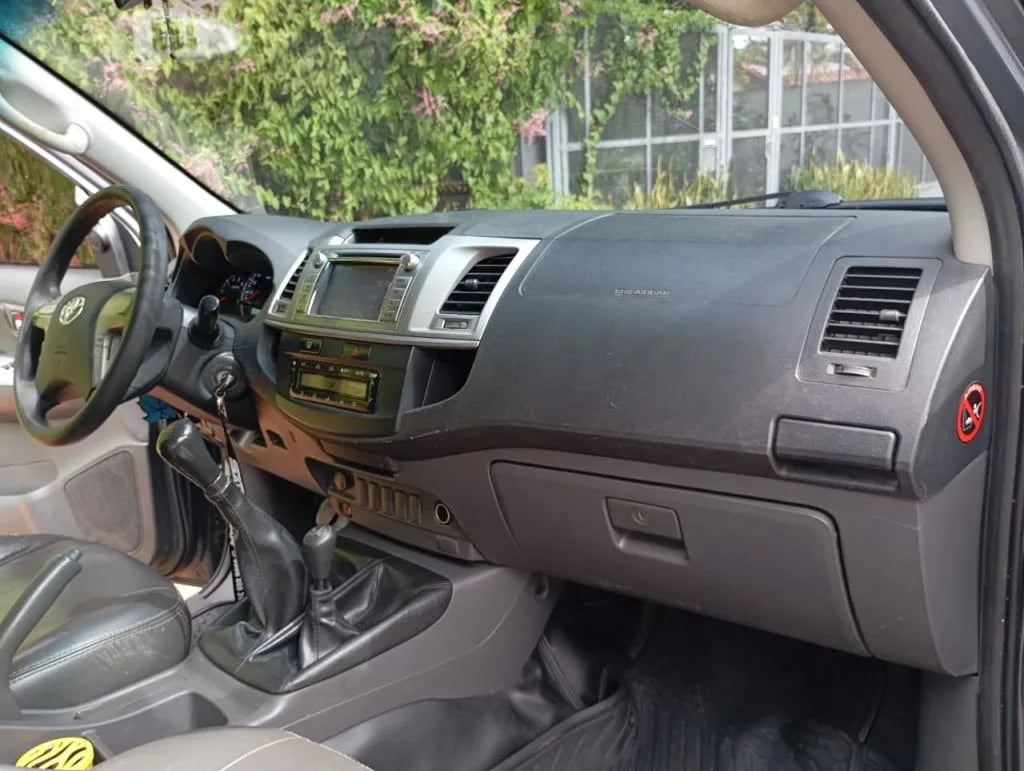 Toyota Hilux — foto 9