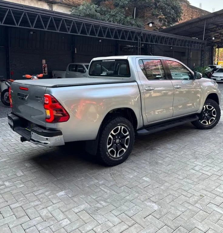 Toyota Hilux — foto 7