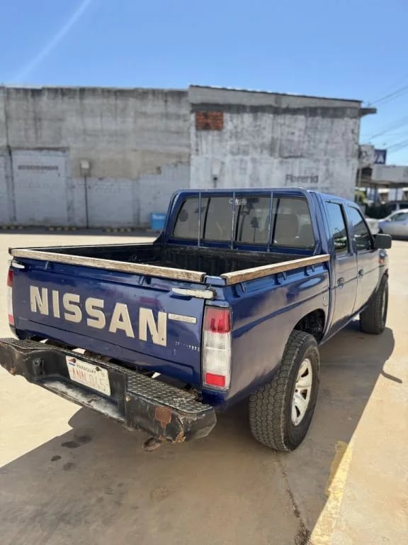Nissan Pick Up — foto 6