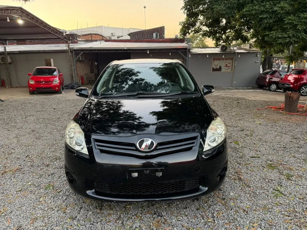 Toyota Auris — foto 2