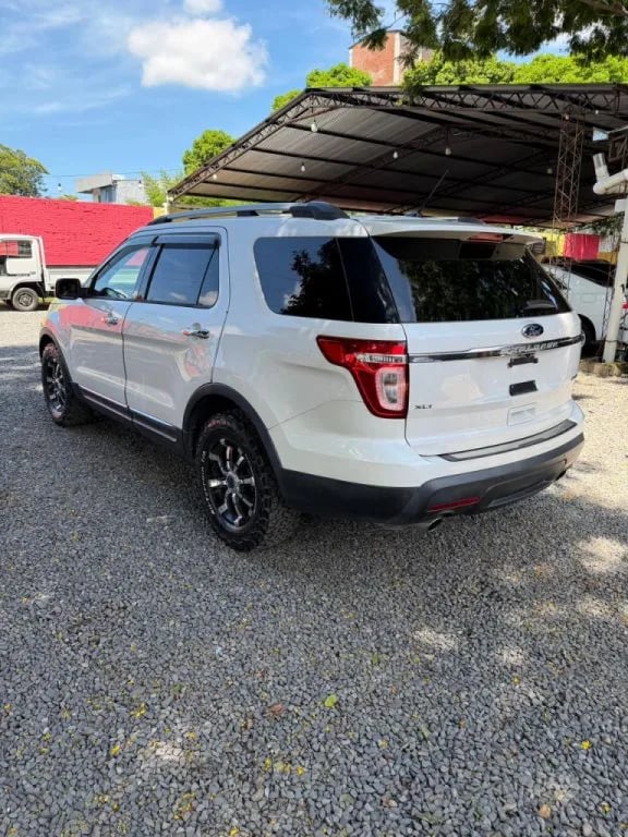 Ford Explorer — foto 3