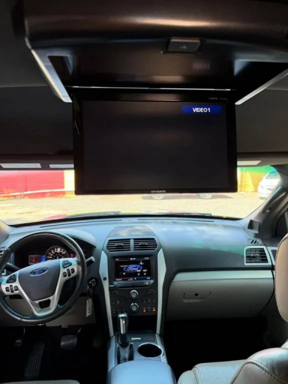 Ford Explorer — foto 4