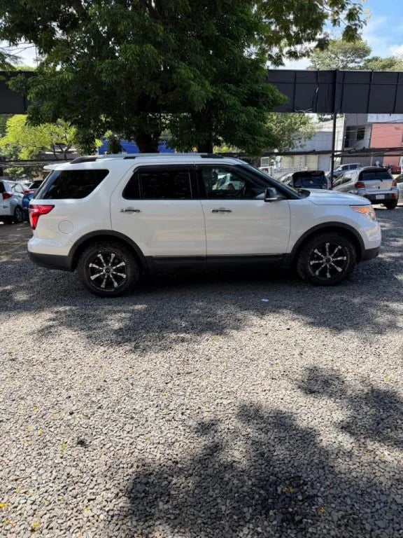 Ford Explorer — foto 6
