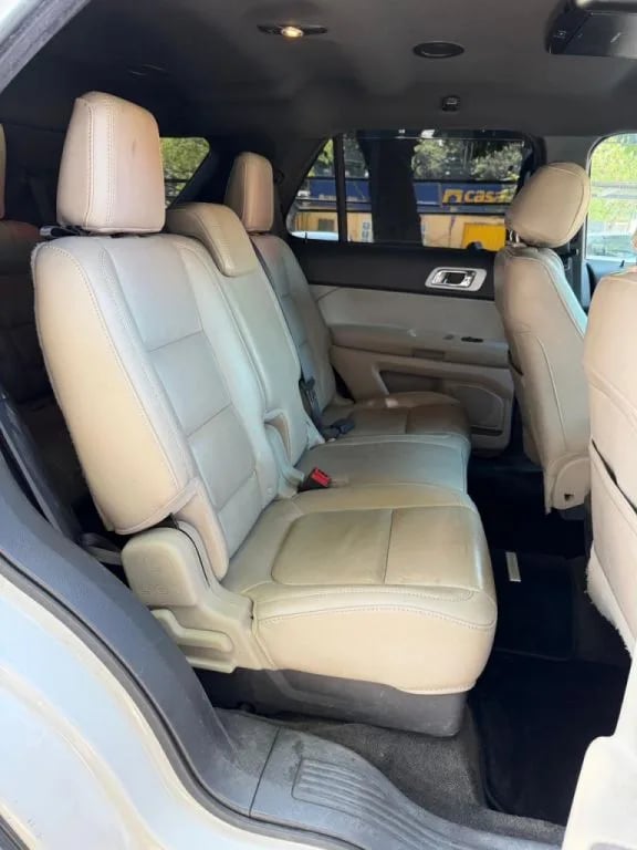 Ford Explorer — foto 7