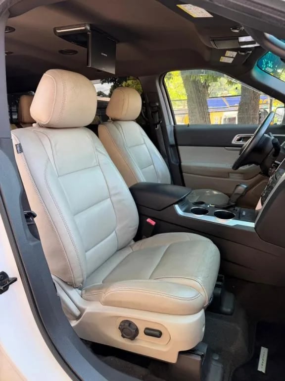 Ford Explorer — foto 8