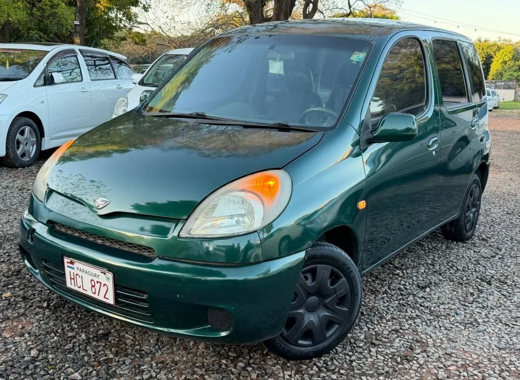 Toyota Funcargo — foto 3