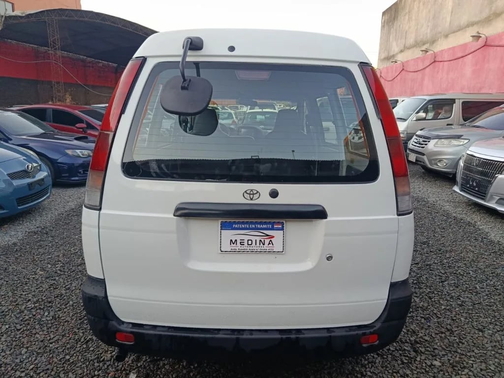 Toyota Noah — foto 5