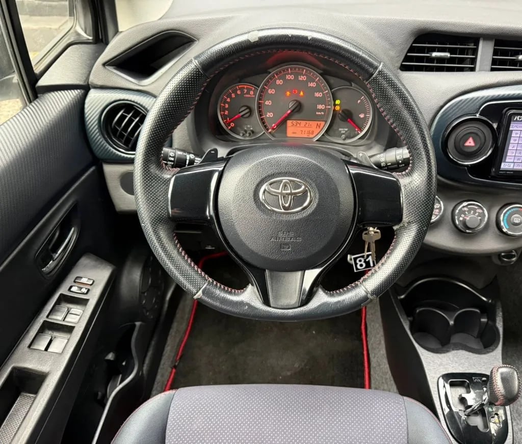 Toyota Vitz — foto 6