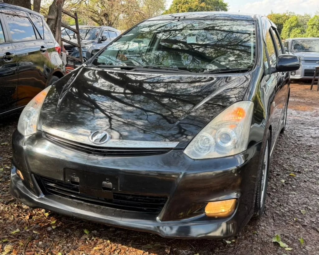 Toyota Wish — foto 2