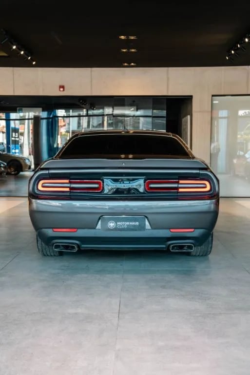 Dodge Challenger — foto 6