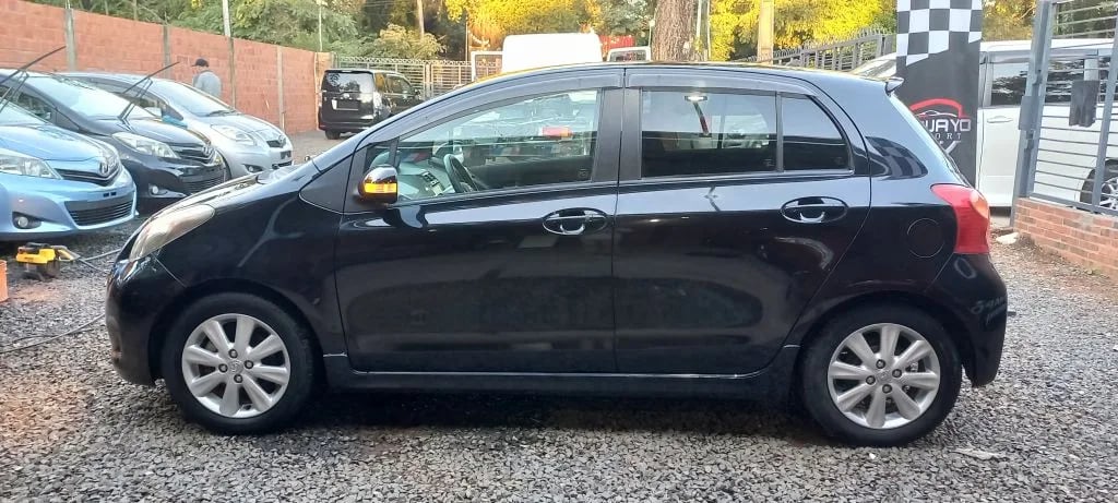 Toyota Vitz — foto 6