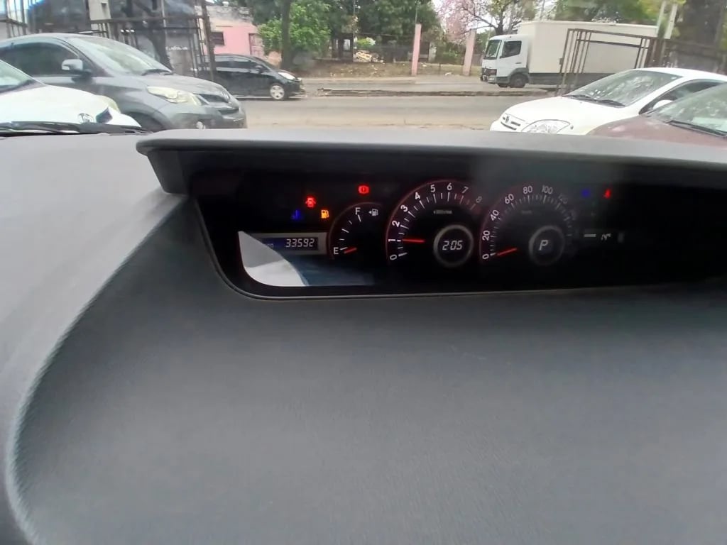 Toyota Noah — foto 5