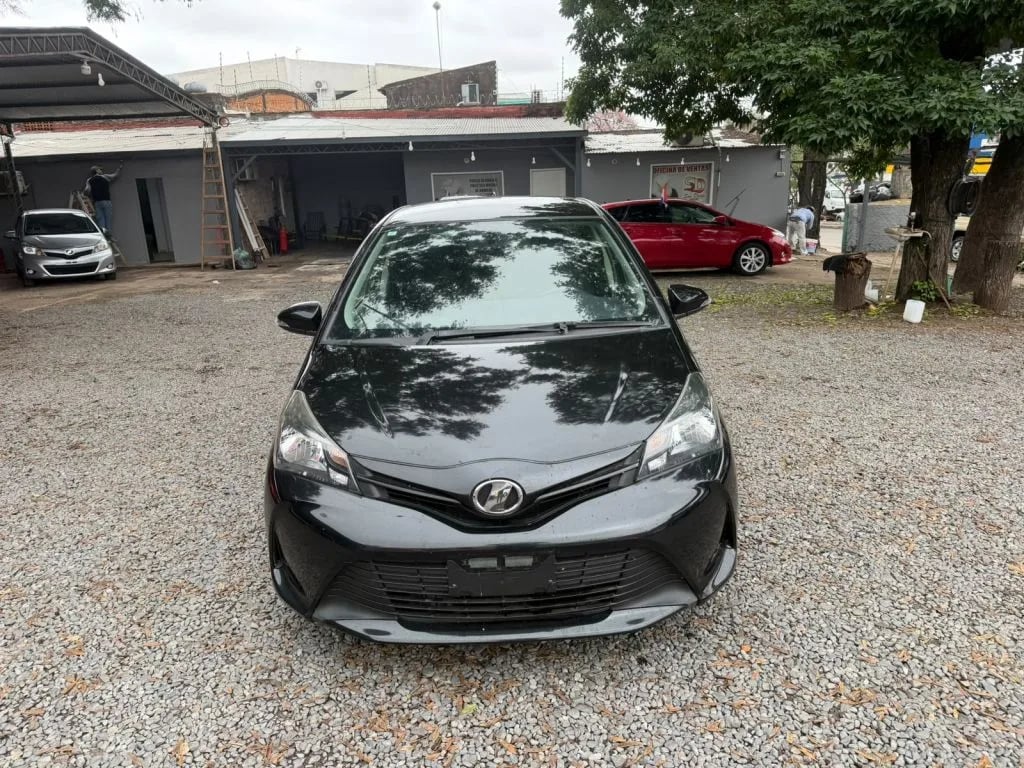 Toyota Vitz — foto 2