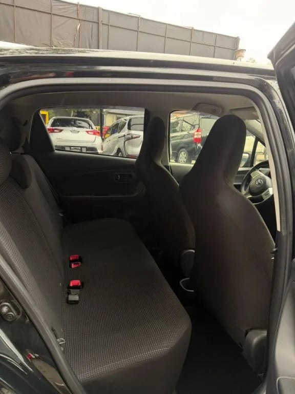 Toyota Vitz — foto 7