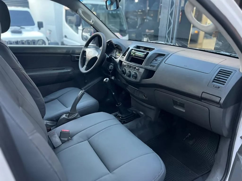 Toyota Hilux — foto 4