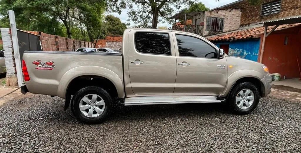 Toyota Hilux — foto 4