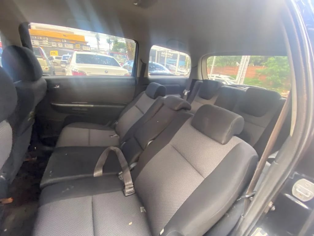 Toyota Wish — foto 7