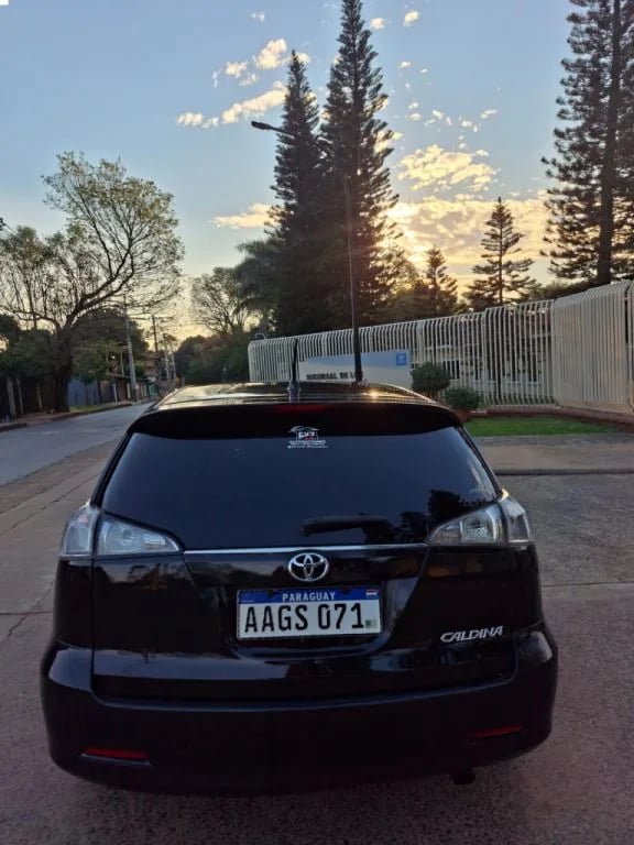 Toyota Caldina — foto 4