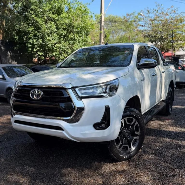 Toyota Hilux — foto 1