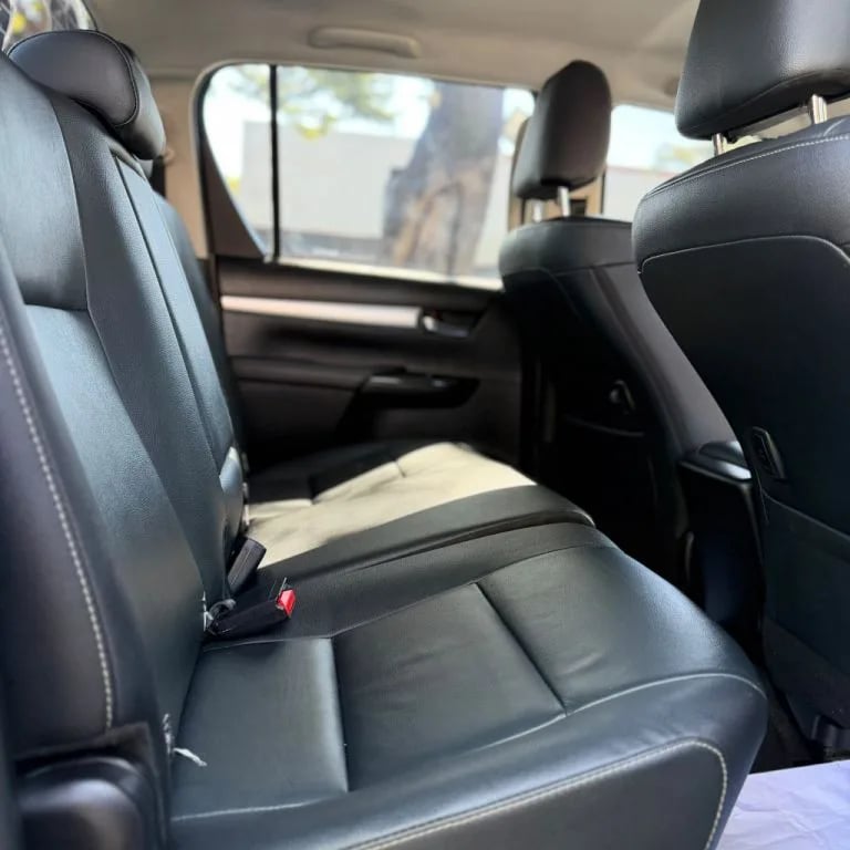 Toyota Hilux — foto 4