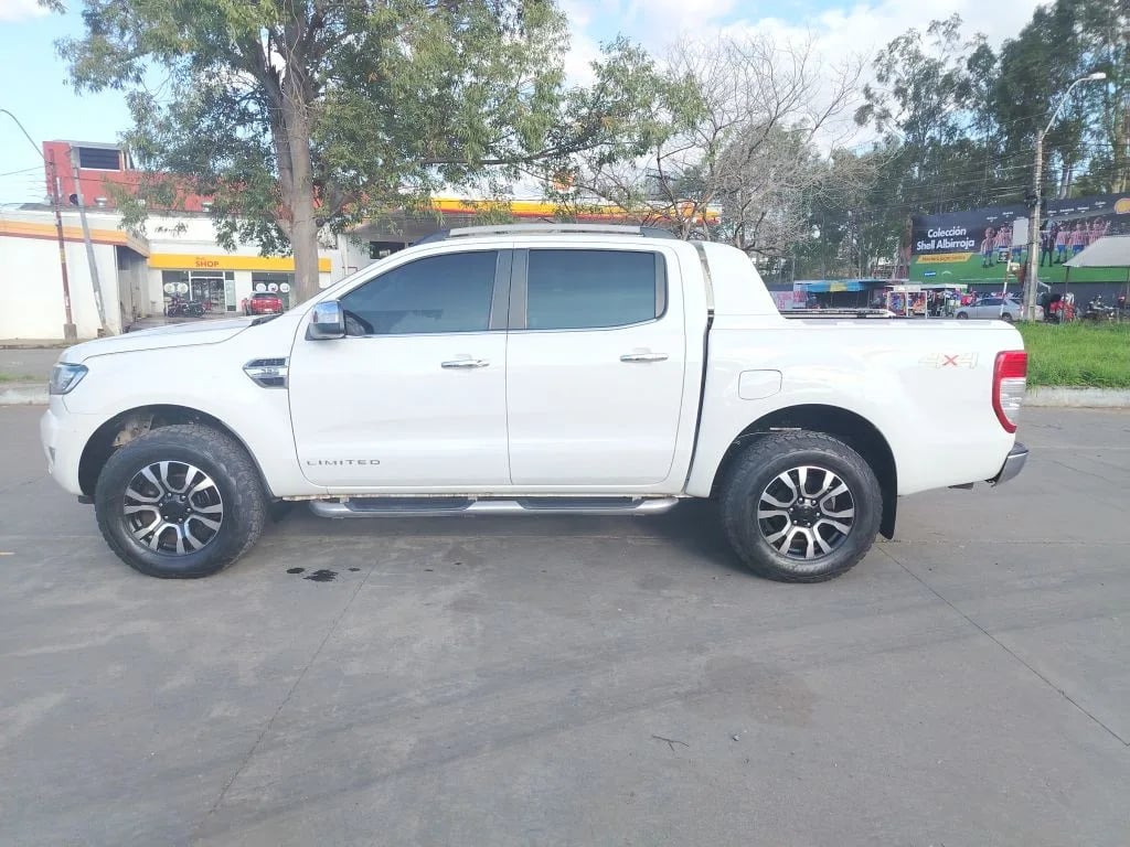 Ford Ranger — foto 9