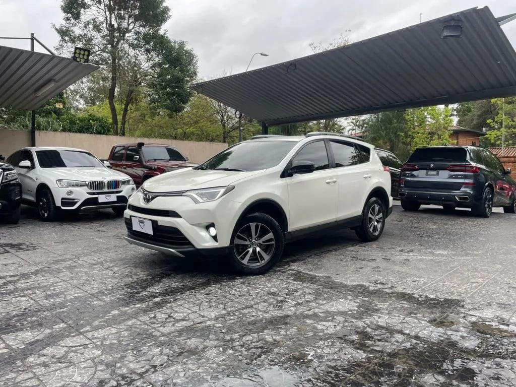 Toyota RAV4 — foto 1