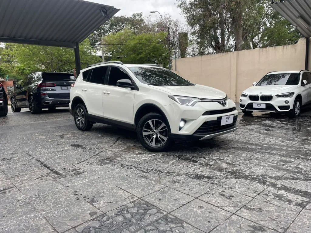 Toyota RAV4 — foto 3