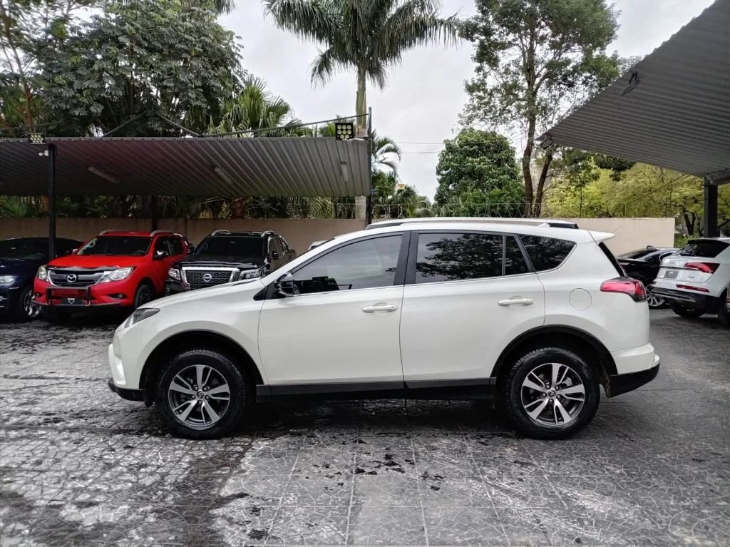 Toyota RAV4 — foto 4