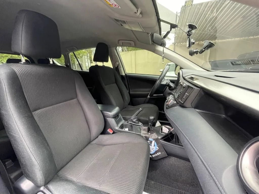 Toyota RAV4 — foto 8