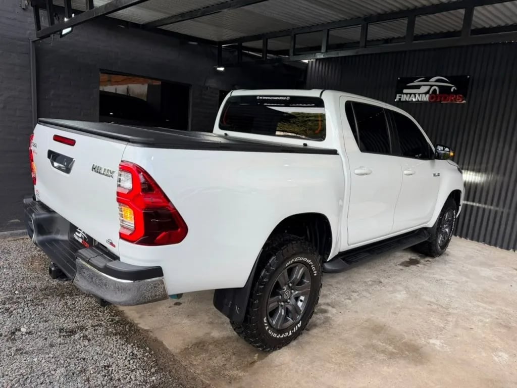 Toyota Hilux — foto 7